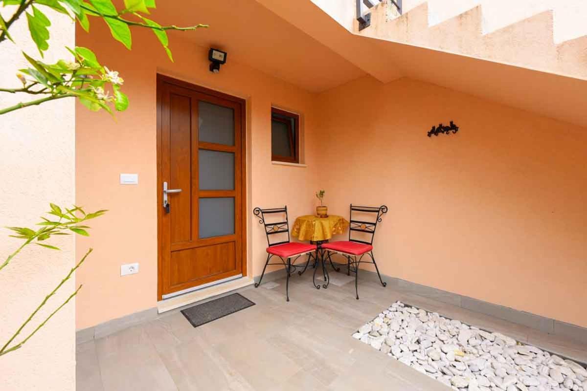 Apartments Ina & Ika روفينج المظهر الخارجي الصورة