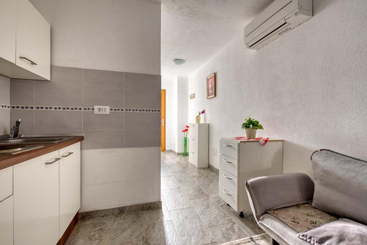 Apartments Ina & Ika روفينج المظهر الخارجي الصورة