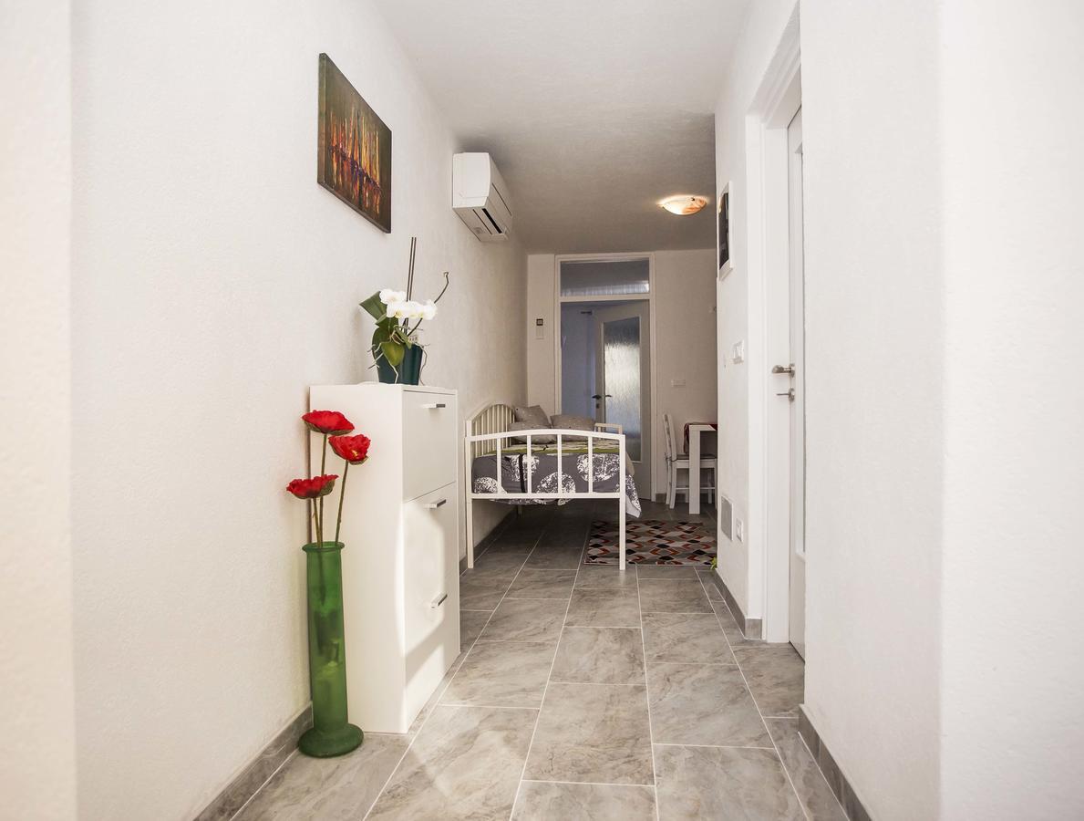 Apartments Ina & Ika روفينج المظهر الخارجي الصورة
